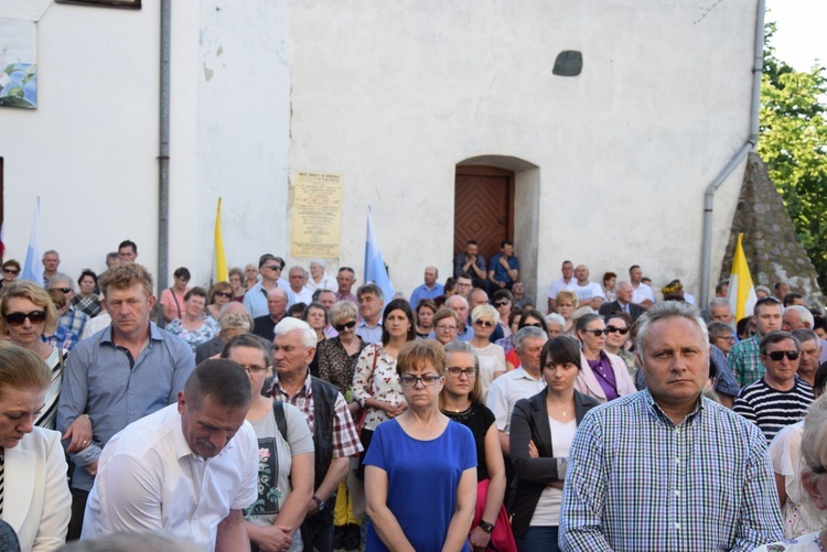 Powitanie ikony MB Częstochowskiej w parafii św. Andrzeja Apostoła w Łęczycy