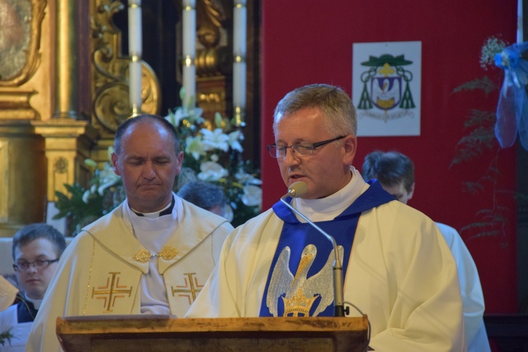 Powitanie ikony MB Częstochowskiej w parafii św. Andrzeja Apostoła w Łęczycy