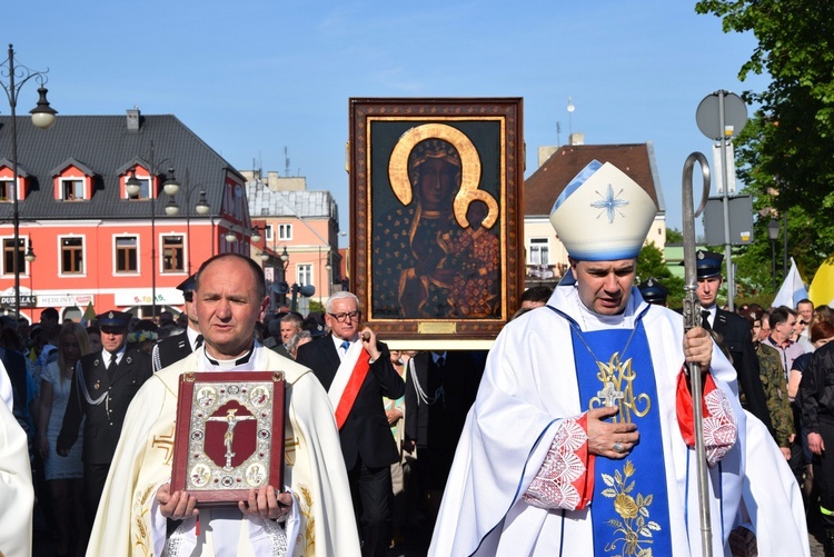 Powitanie ikony MB Częstochowskiej w parafii św. Andrzeja Apostoła w Łęczycy