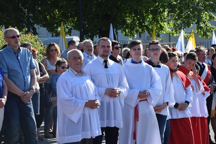 Powitanie ikony MB Częstochowskiej w parafii św. Andrzeja Apostoła w Łęczycy