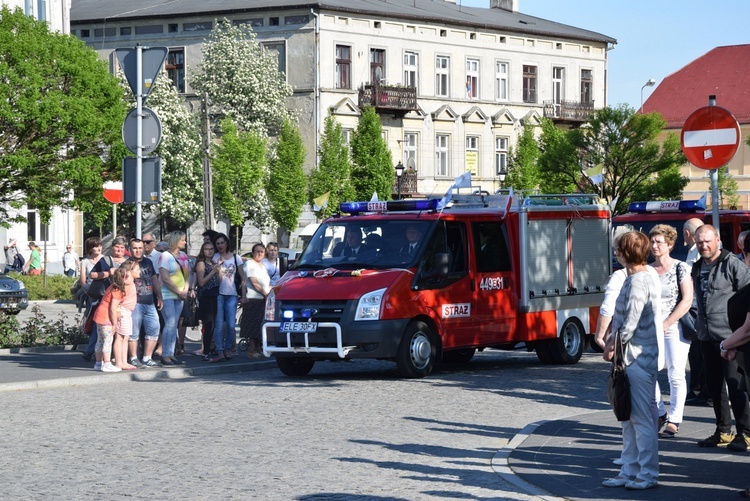 Powitanie ikony MB Częstochowskiej w parafii św. Andrzeja Apostoła w Łęczycy