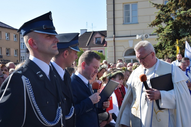 Powitanie ikony MB Częstochowskiej w parafii św. Andrzeja Apostoła w Łęczycy