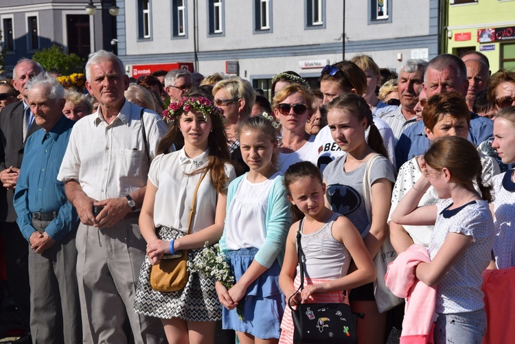 Powitanie ikony MB Częstochowskiej w parafii św. Andrzeja Apostoła w Łęczycy