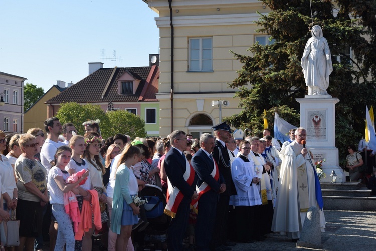 Powitanie ikony MB Częstochowskiej w parafii św. Andrzeja Apostoła w Łęczycy