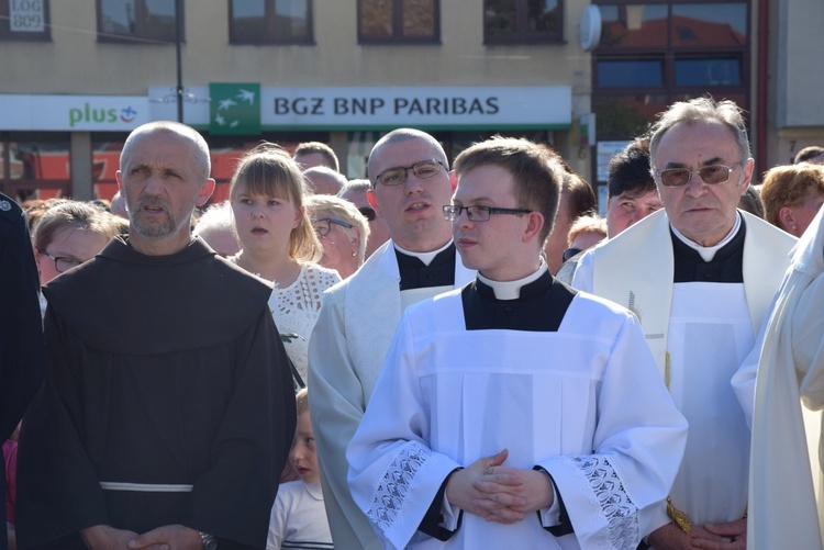 Powitanie ikony MB Częstochowskiej w parafii św. Andrzeja Apostoła w Łęczycy