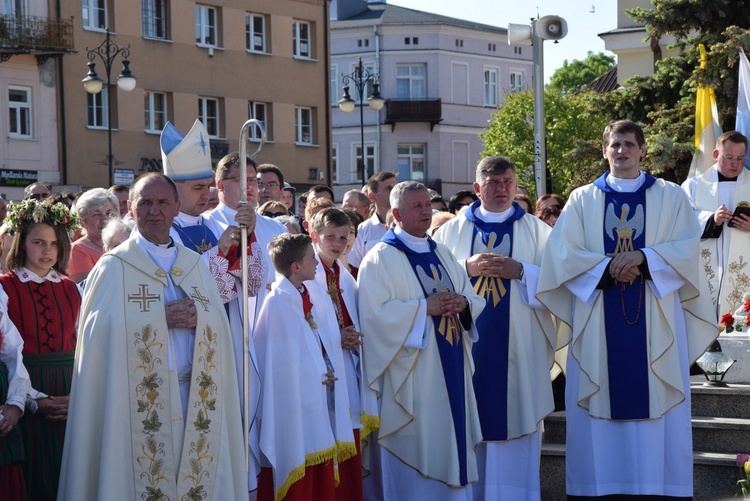 Powitanie ikony MB Częstochowskiej w parafii św. Andrzeja Apostoła w Łęczycy