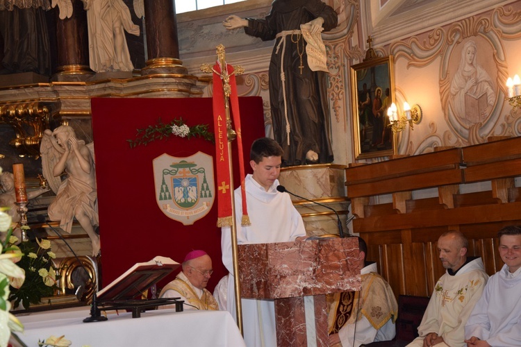 Powitanie ikony MB Częstochowskiej w parafii Niepokalanego Poczęcia NMP w Łęczycy