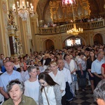 Powitanie ikony MB Częstochowskiej w parafii Niepokalanego Poczęcia NMP w Łęczycy