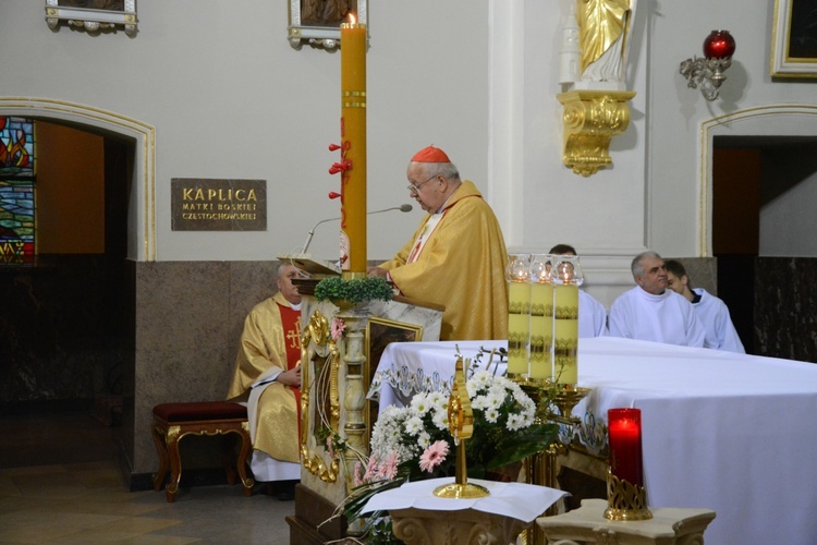 Kard. Dziwisz na Górze św. Anny