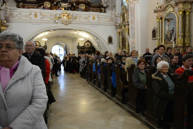 Kard. Dziwisz na Górze św. Anny