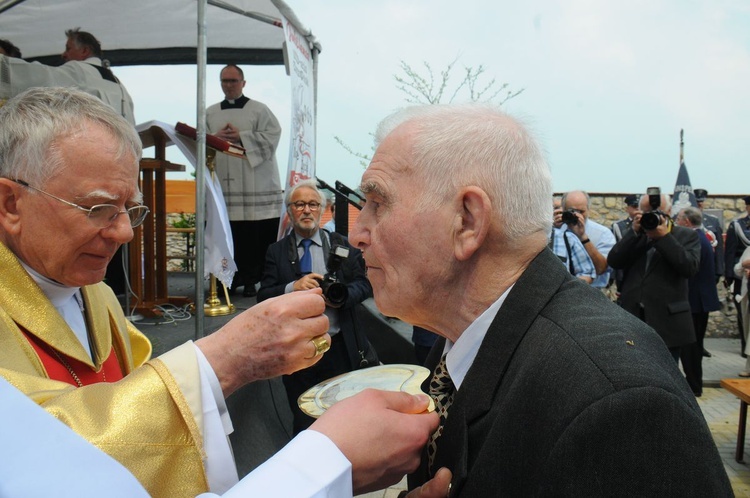 Uroczystości religijne i patriotyczne w Morawicy