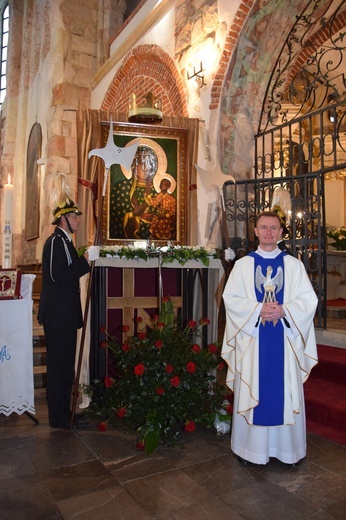 Powitanie ikony MB Częstochowskiej w Tumie