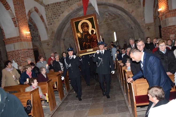 Powitanie ikony MB Częstochowskiej w Tumie