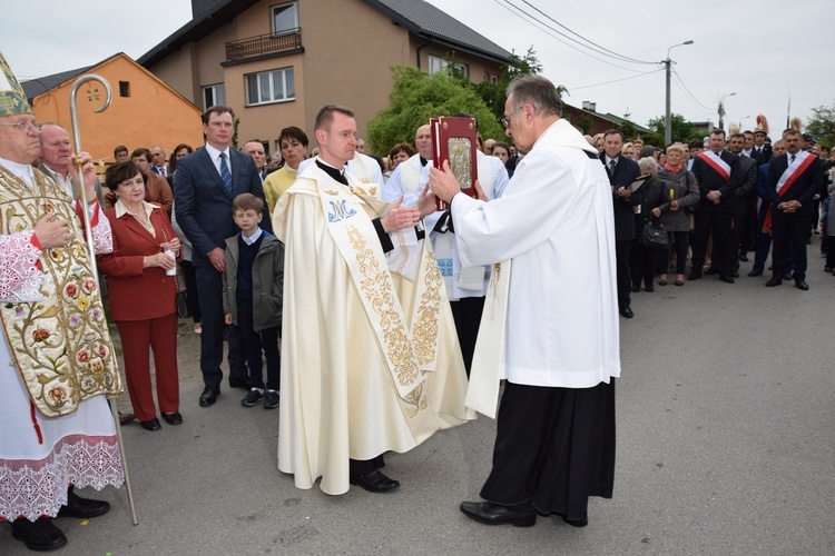 Powitanie ikony MB Częstochowskiej w Tumie