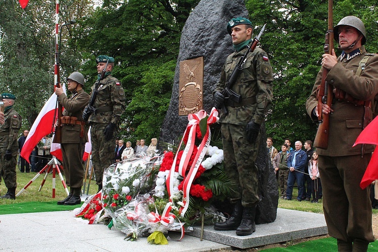 Pomnik Żołnierzy Wyklętych w Dzierżoniowie