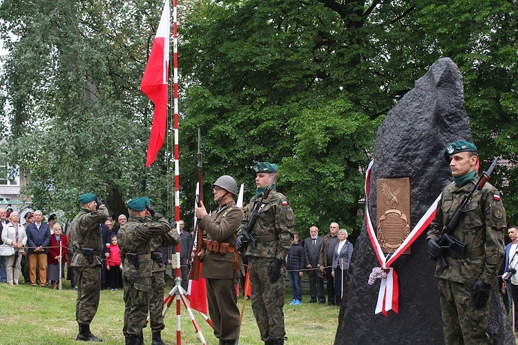 Pomnik Żołnierzy Wyklętych w Dzierżoniowie