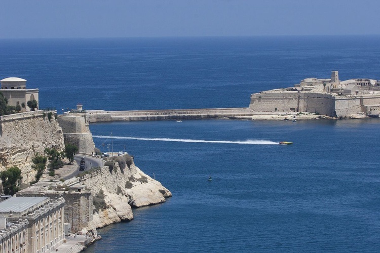  Na Malcie nigdy nie jest gorąco. Nawet w największe upały ulgę przynosi wiatr od morza.