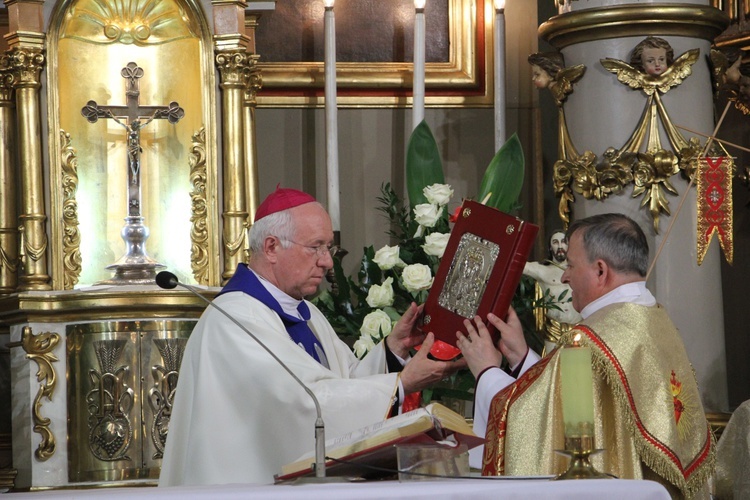 Powitanie ikony MB Częstochowskiej w Piątku