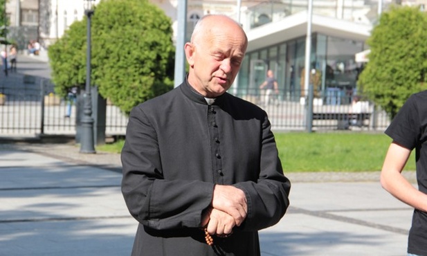 Modlitwie przewodniczył ks. kan. Stanisław Sikorski