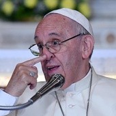 Franciszek ostrzega młodych: Nowe techniki komunikacji często wprowadzają w zasadzkę