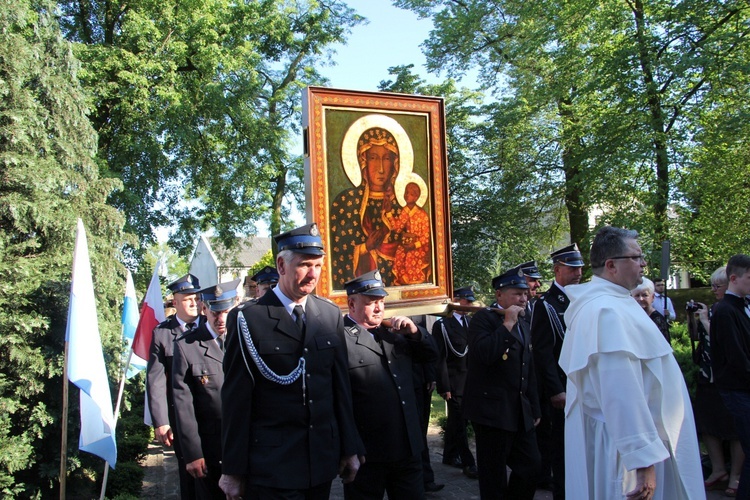 Powitanie ikony MB Częstochowskiej w Bielawach