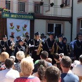 Orkiestra Międzyborów, która zadbała o oprawę Eucharystii i przemarsz dała także koncert na rozpoczęcie festynu