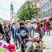 	Pochód w stolicy co roku gromadzi ok. 5 tys. osób, natomiast w całym kraju  150–200 tys. 