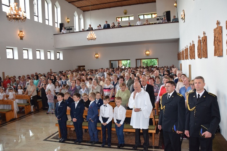 Powitanie ikony MB Częstochowskiej w parafii św. Maksymiliana w Głownie