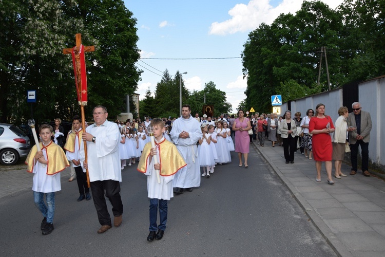 Powitanie ikony MB Częstochowskiej w parafii św. Maksymiliana w Głownie