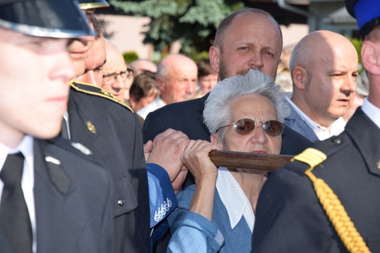 Powitanie ikony MB Częstochowskiej w parafii św. Maksymiliana w Głownie