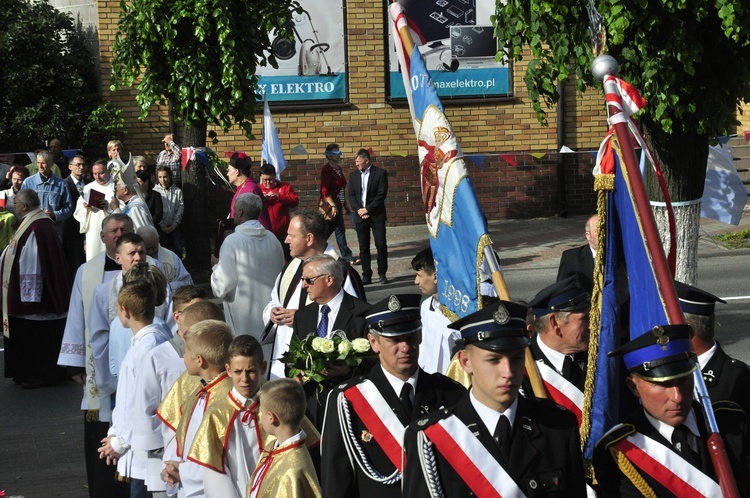 Powitanie ikony MB Częstochowskiej w parafii św. Jakuba w Głownie