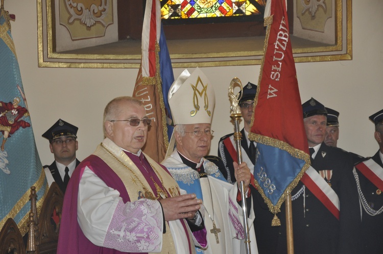 Powitanie ikony MB Częstochowskiej w parafii św. Jakuba w Głownie