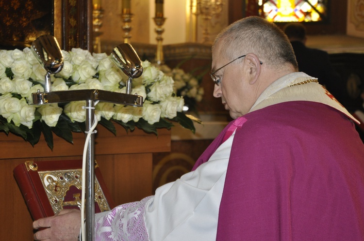 Powitanie ikony MB Częstochowskiej w parafii św. Jakuba w Głownie