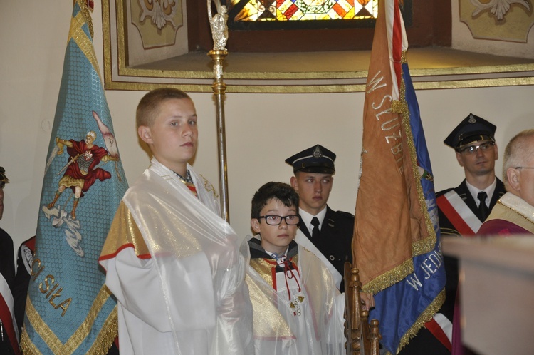 Powitanie ikony MB Częstochowskiej w parafii św. Jakuba w Głownie