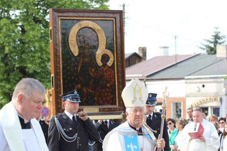 Powitanie ikony MB Częstochowskiej w parafii św. Jakuba w Głownie