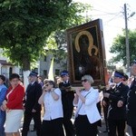 Powitanie ikony MB Częstochowskiej w parafii św. Barbary w Głownie