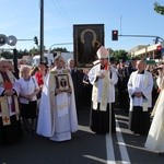 Powitanie ikony MB Częstochowskiej w parafii św. Barbary w Głownie