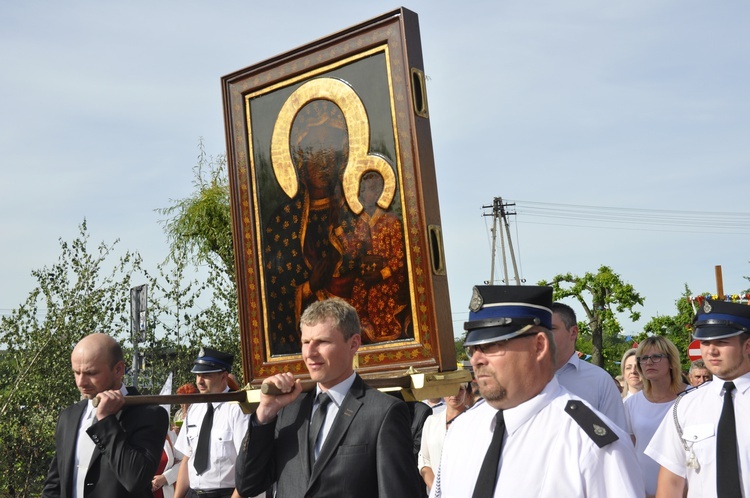 Powitanie ikony MB Częstochowskiej w Dmosinie