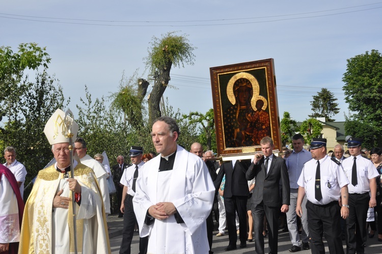 Powitanie ikony MB Częstochowskiej w Dmosinie