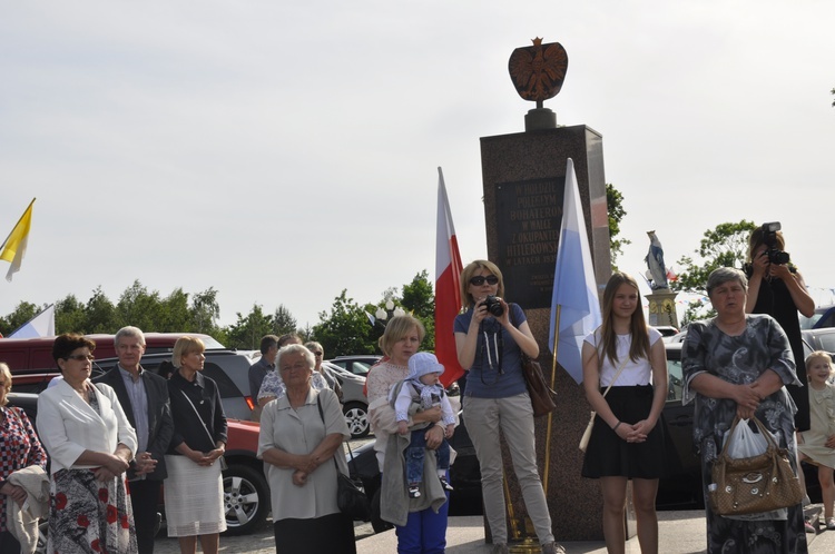 Powitanie ikony MB Częstochowskiej w Dmosinie