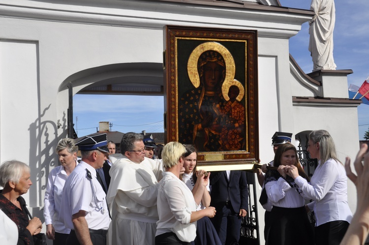 Powitanie ikony MB Częstochowskiej w Dmosinie