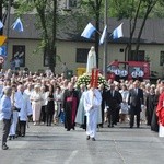 Wierni towarzyszą Maryi na plac koronacyjny