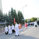 Procesja z figurą Matki Bożej Fatimskiej na plac koronacyjny