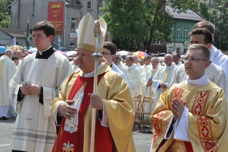 Procesja do ołtarza - Msza św. koronacyjna