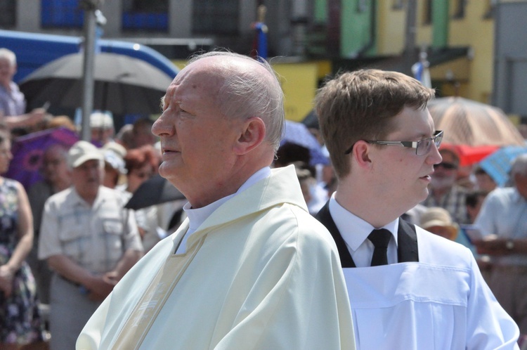 Procesja do ołtarza - Msza św. koronacyjna