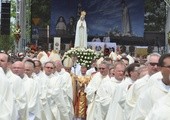 Zakończenie Mszy św. i procesja do sanktuarium