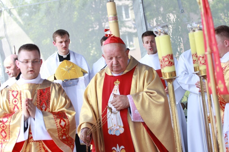 Procesja do ołtarza - Msza św. koronacyjna