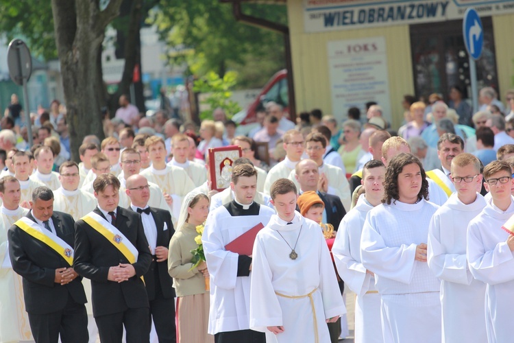 Procesja do ołtarza - Msza św. koronacyjna