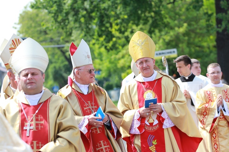 Procesja do ołtarza - Msza św. koronacyjna