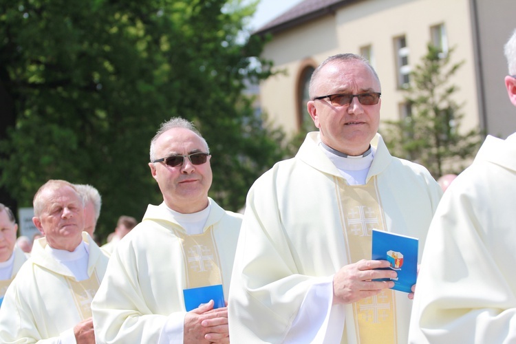 Procesja do ołtarza - Msza św. koronacyjna